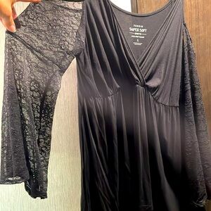 Torrid off-shoulder, lace sleeves, adjustable straps, black, size 1